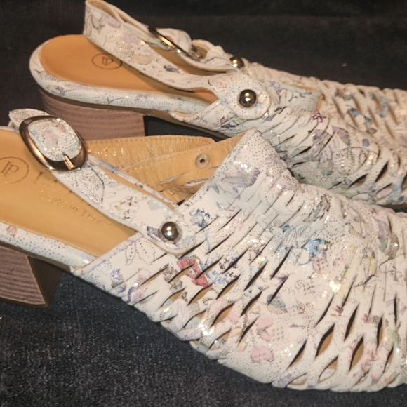 Sz 37 Floral Women's Low Heel Sandals with Buckle - Picture 12 of 14